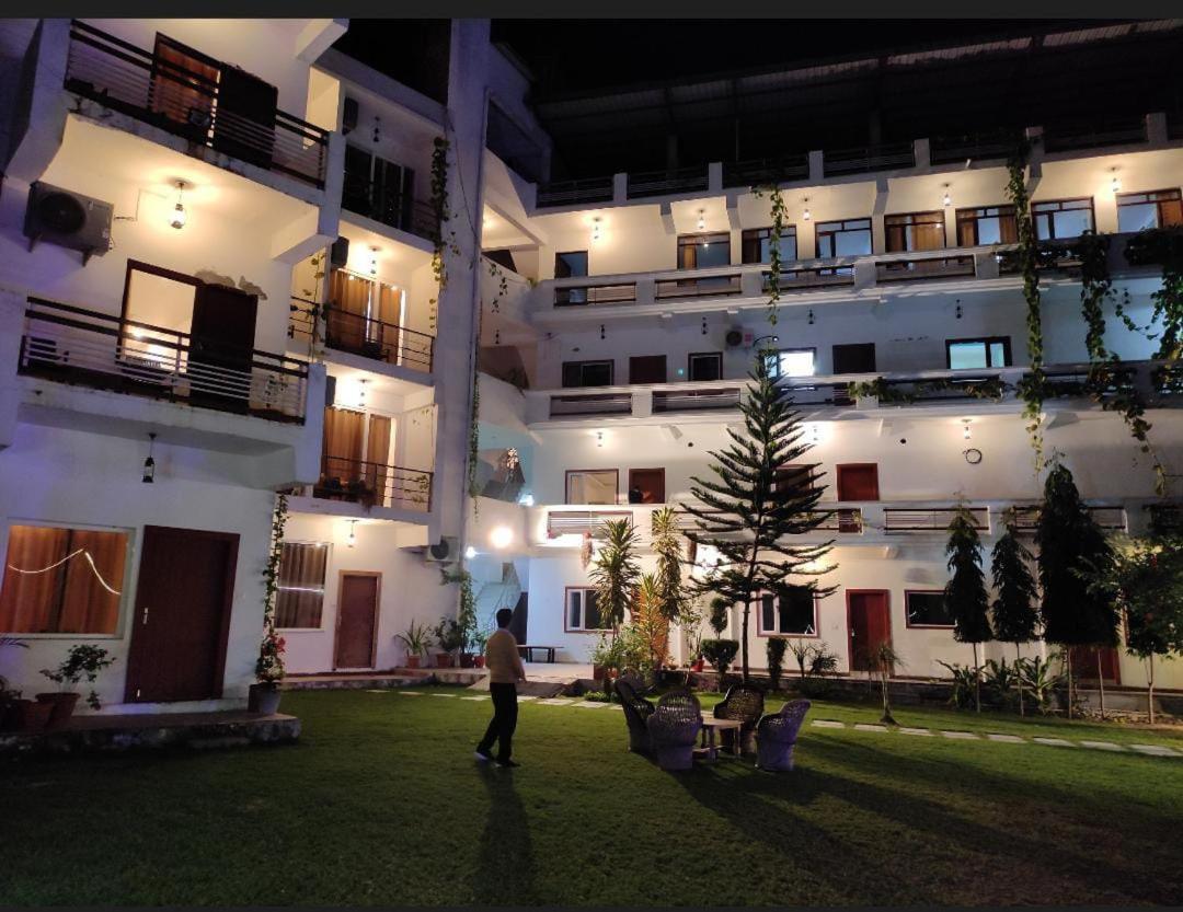 Shivansh Inn Resort Risikés Kültér fotó