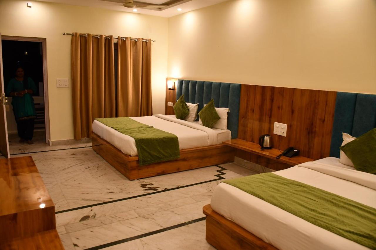 Shivansh Inn Resort Risikés Kültér fotó