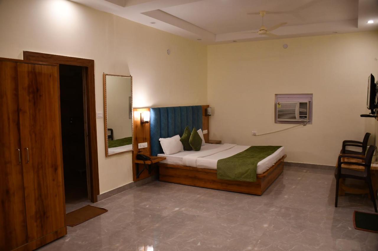 Shivansh Inn Resort Risikés Kültér fotó