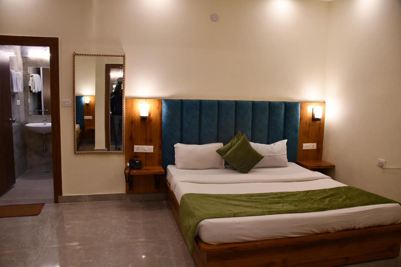 Shivansh Inn Resort Risikés Kültér fotó