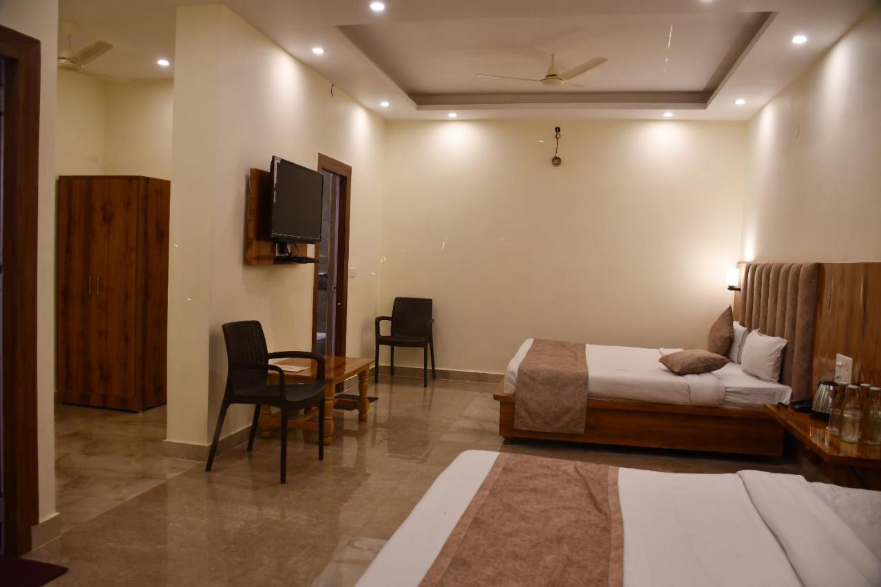 Shivansh Inn Resort Risikés Kültér fotó